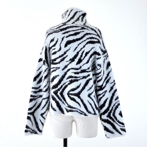 H&M Fuzzy Zebra Print Oversized Wide Arm Sweater - Picture 4 of 6
